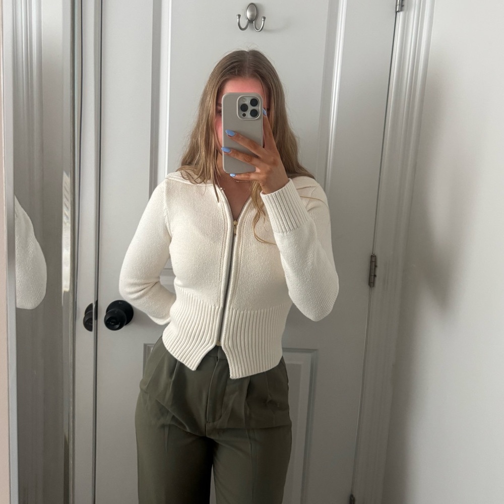 Abercrombie & Fitch Cream Cardigan Sweater